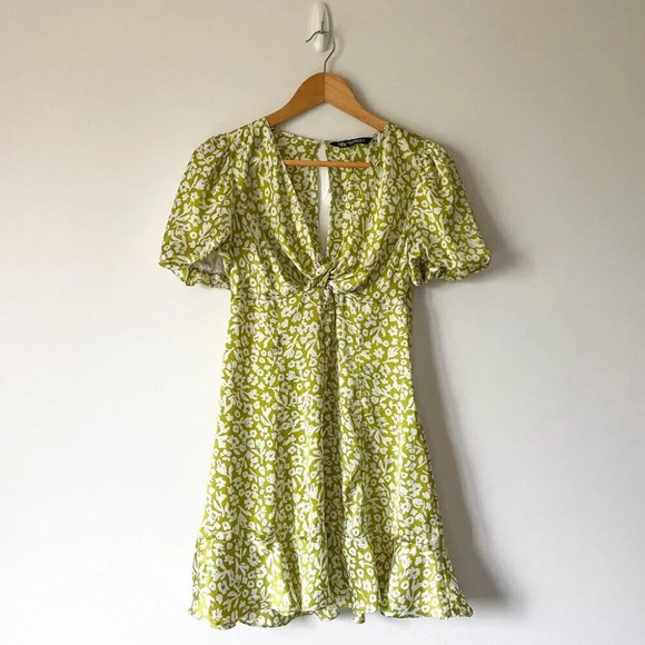 Zara  Satin Effect Ruffle V Neck Mini Dress Green White Floral Size XS - Picture 5 of 11